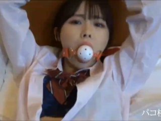 美女高潮喷水被强摸下面